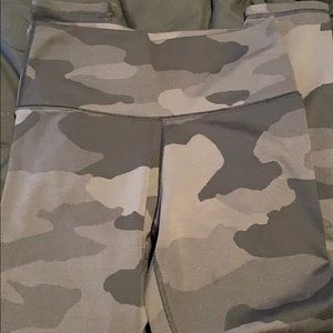 Aerie chill play move black and gray camo legging